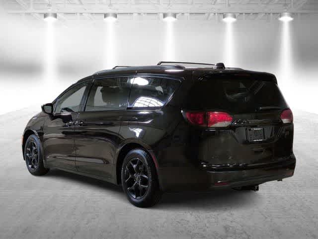 Thumbnail: 2018 Chrysler Pacifica - 6