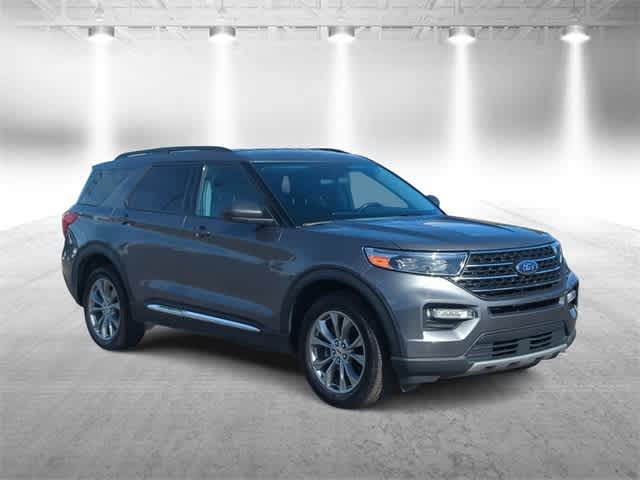 2022 Ford Explorer XLT photo 2
