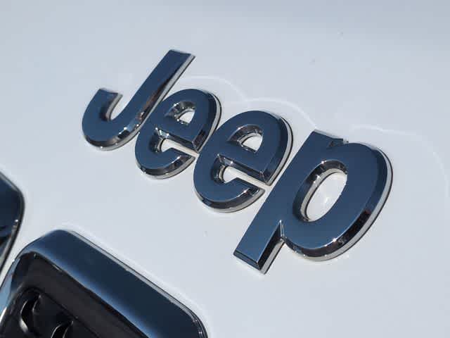 Thumbnail: 2021 Jeep Cherokee - 12