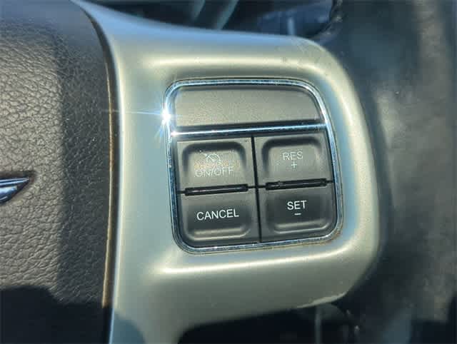 Thumbnail: 2012 Chrysler 200 - 26