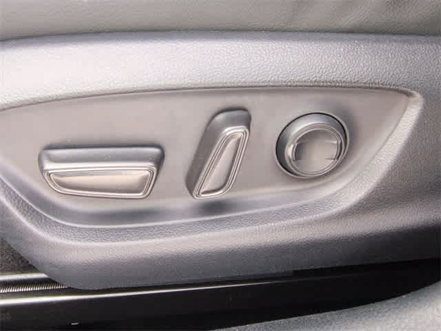 Thumbnail: 2023 Toyota Camry - 18