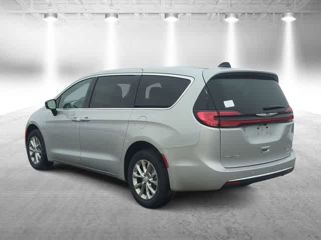Thumbnail: 2026 Chrysler Pacifica - 6