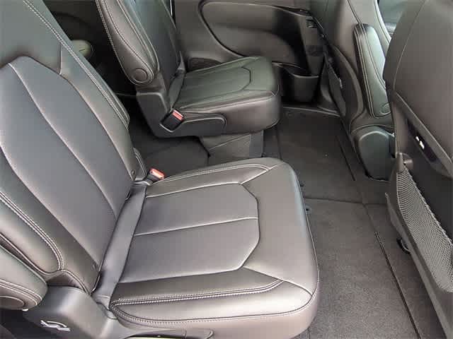 Thumbnail: 2026 Chrysler Pacifica - 22