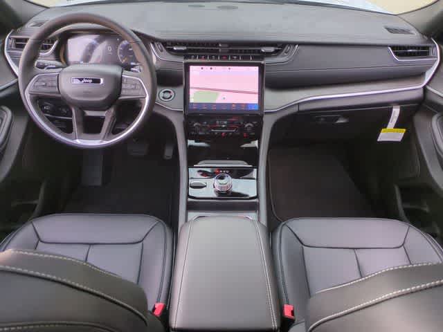 Thumbnail: 2025 Jeep Grand Cherokee L - 16