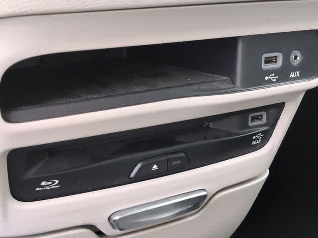 Thumbnail: 2018 Chrysler Pacifica - 32