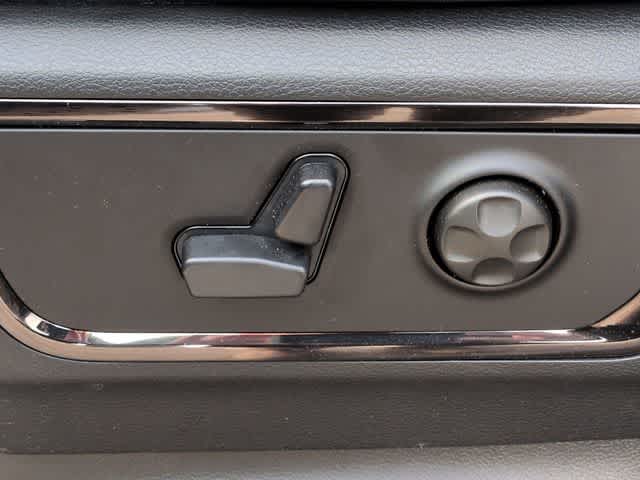 Thumbnail: 2026 RAM 1500 - 18