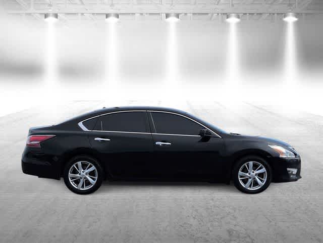 Thumbnail: 2015 Nissan Altima - 9