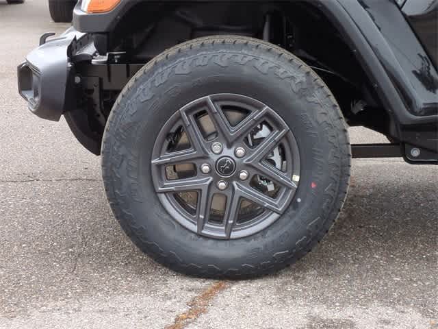 Thumbnail: 2026 Jeep Gladiator - 14