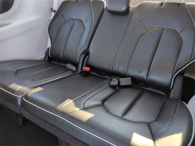 Thumbnail: 2021 Chrysler Pacifica - 21