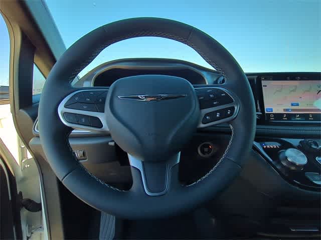 Thumbnail: 2026 Chrysler Pacifica - 25