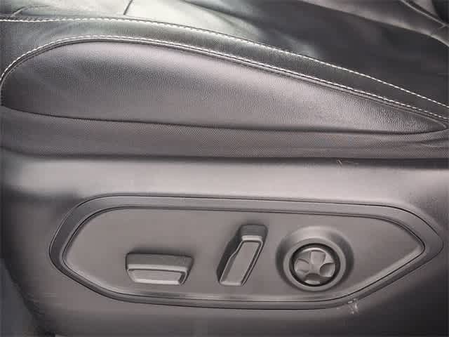 Thumbnail: 2023 Jeep Grand Cherokee - 17