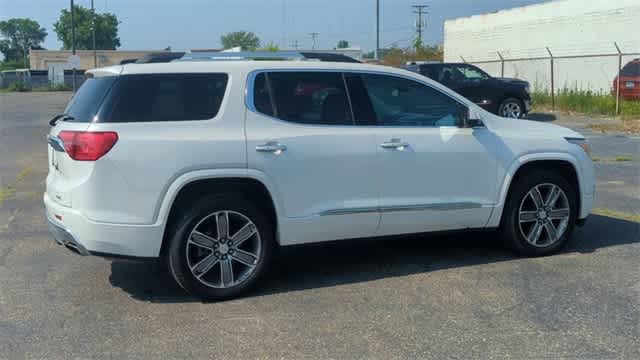 Thumbnail: 2017 GMC Acadia - 4