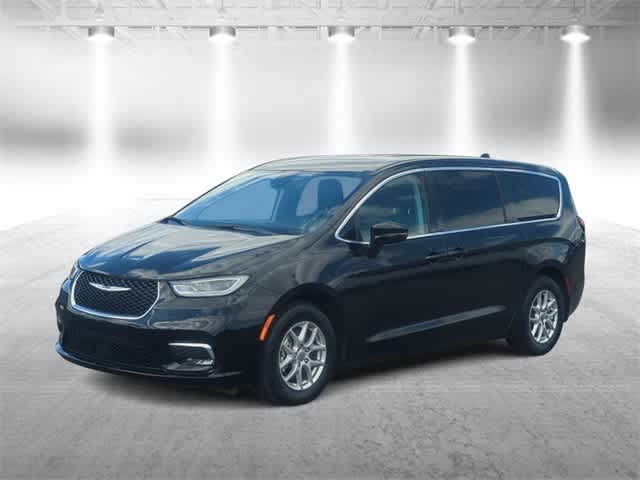 Thumbnail: 2024 Chrysler Pacifica - 4