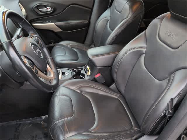 Thumbnail: 2018 Jeep Cherokee - 17