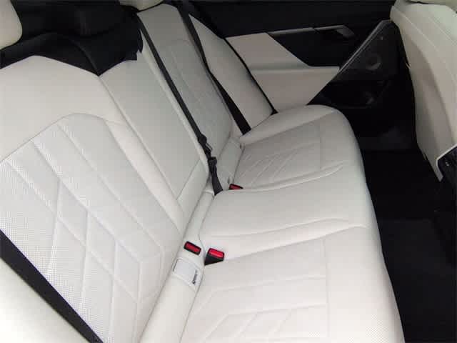 Thumbnail: 2025 BMW i5 - 21