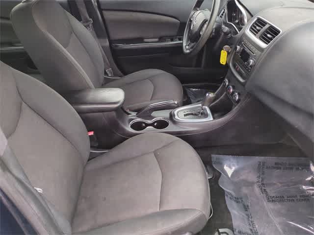 Thumbnail: 2014 Dodge Avenger - 18