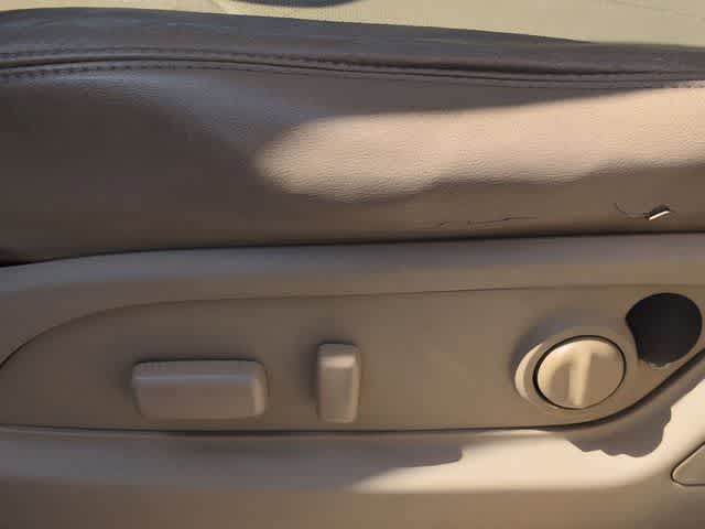 Thumbnail: 2011 Buick Enclave - 17