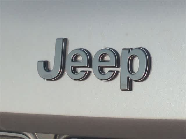 2025 Jeep Grand Cherokee Altitude 11