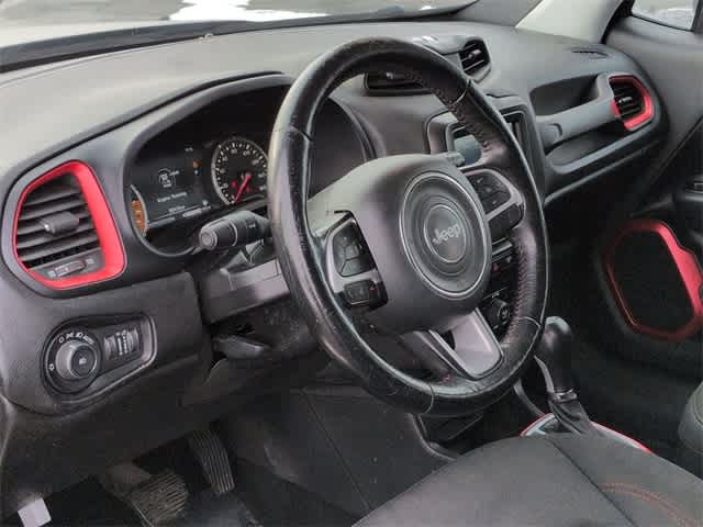 Thumbnail: 2019 Jeep Renegade - 10