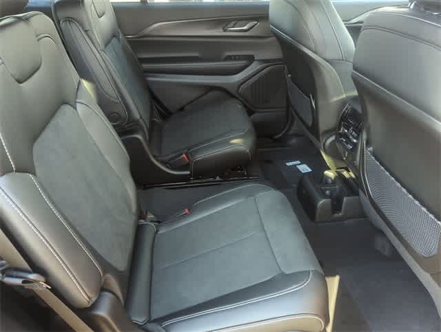 Thumbnail: 2025 Jeep Grand Cherokee L - 21