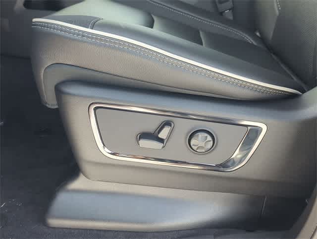 Thumbnail: 2026 RAM 1500 - 17