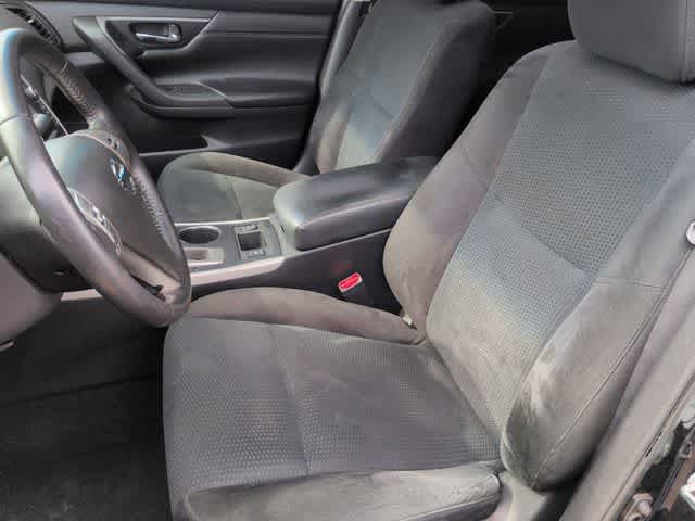 Thumbnail: 2015 Nissan Altima - 16