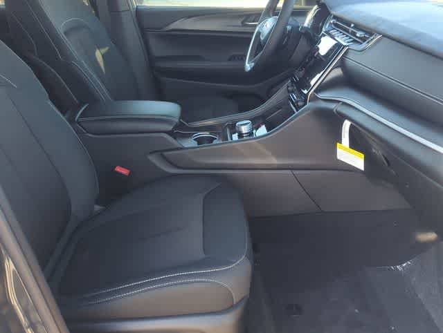 Thumbnail: 2025 Jeep Grand Cherokee - 21