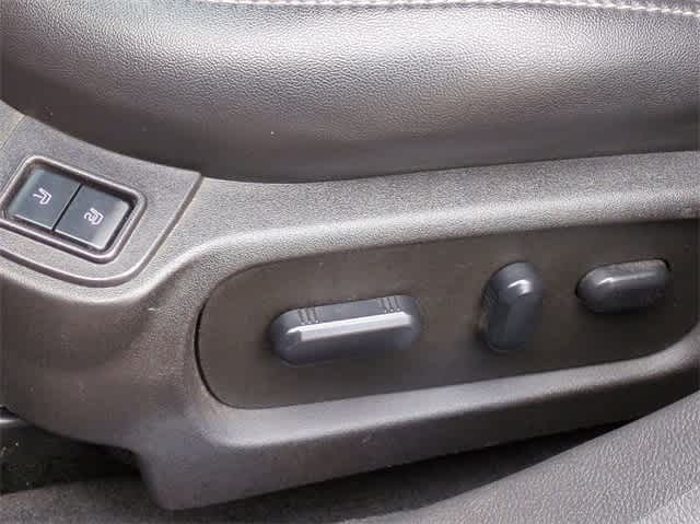 Thumbnail: 2015 Ford Taurus - 17