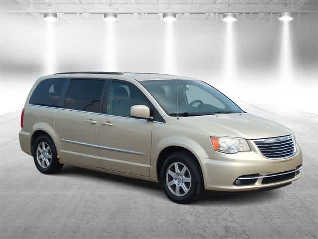 Thumbnail: 2011 Chrysler Town & Country - 2