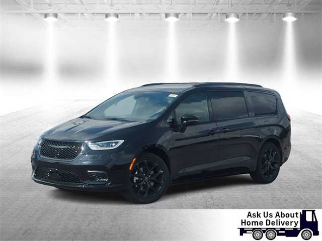 Thumbnail: 2026 Chrysler Pacifica - 1