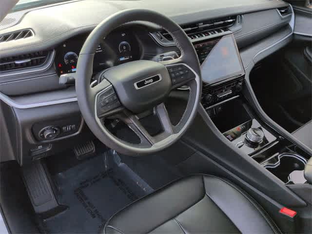 Thumbnail: 2023 Jeep Grand Cherokee - 10