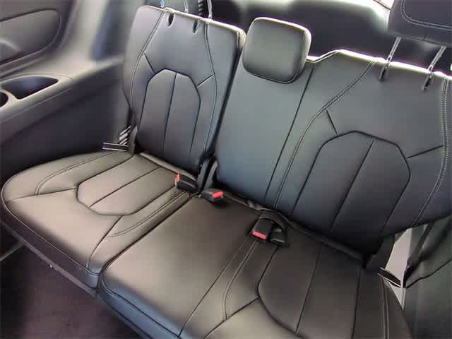 Thumbnail: 2026 Chrysler Pacifica - 21