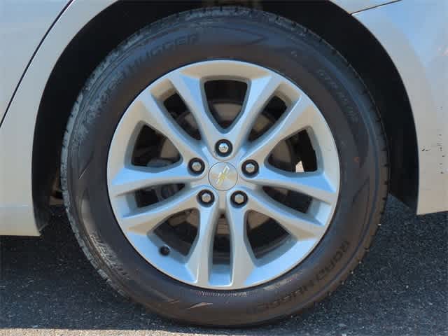 Thumbnail: 2016 Chevrolet Malibu - 14