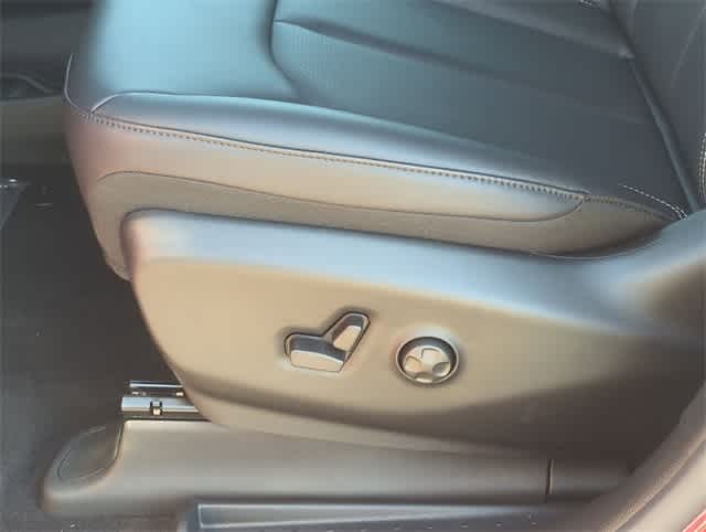 Thumbnail: 2026 Chrysler Voyager - 17