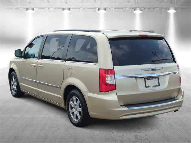 Thumbnail: 2011 Chrysler Town & Country - 6