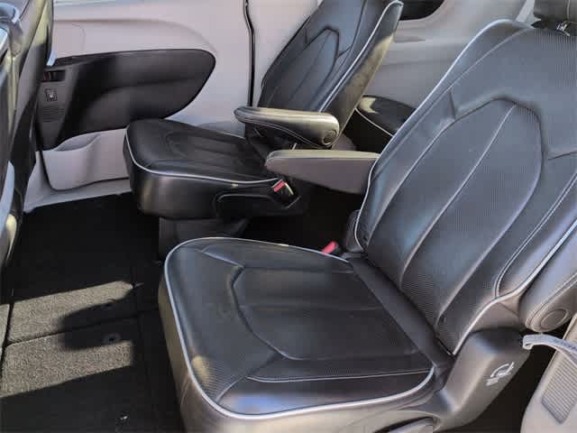 Thumbnail: 2021 Chrysler Pacifica - 20