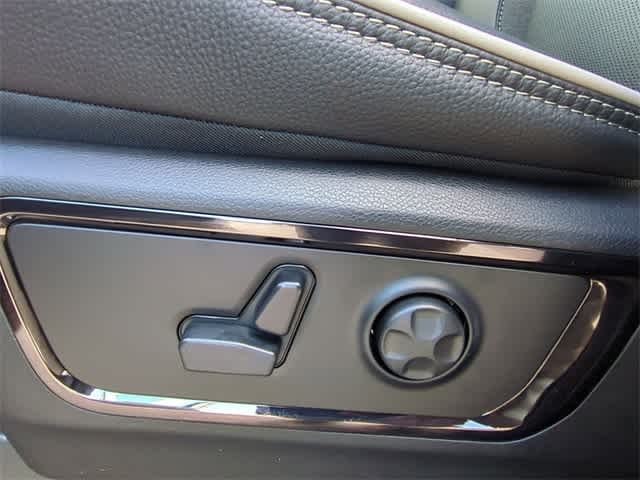 Thumbnail: 2026 RAM 1500 - 18