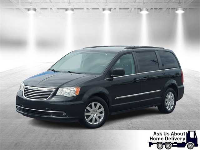 2016 Chrysler Town & Country Touring -
                  Garden City, MI