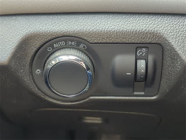 Thumbnail: 2012 Chevrolet Cruze - 34