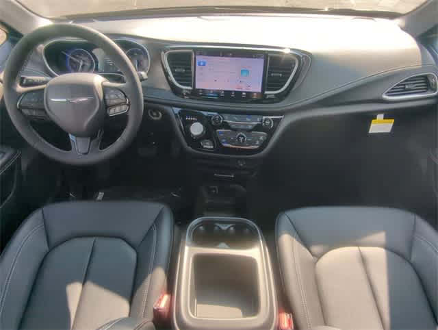 Thumbnail: 2026 Chrysler Pacifica - 15