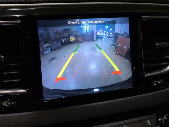 Thumbnail: 2018 Chrysler Pacifica - 31