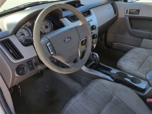 Thumbnail: 2010 Ford Focus - 10