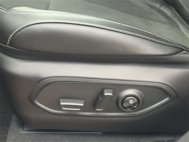 Thumbnail: 2026 Jeep Grand Cherokee - 16