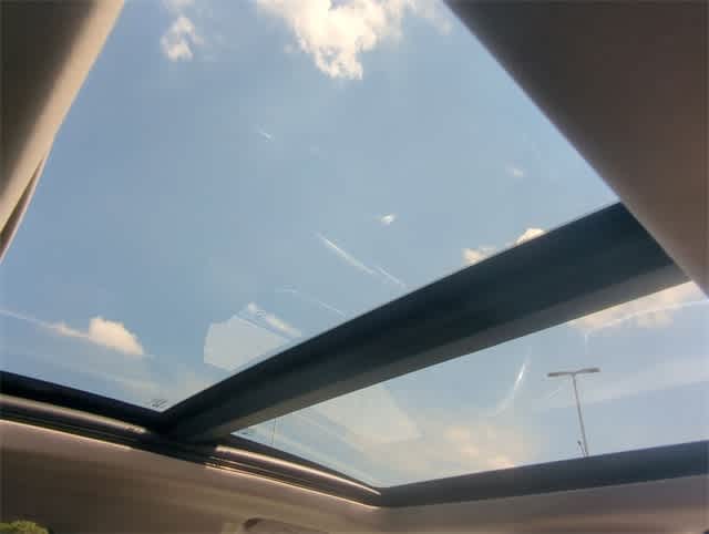 Thumbnail: 2013 Cadillac XTS - 22