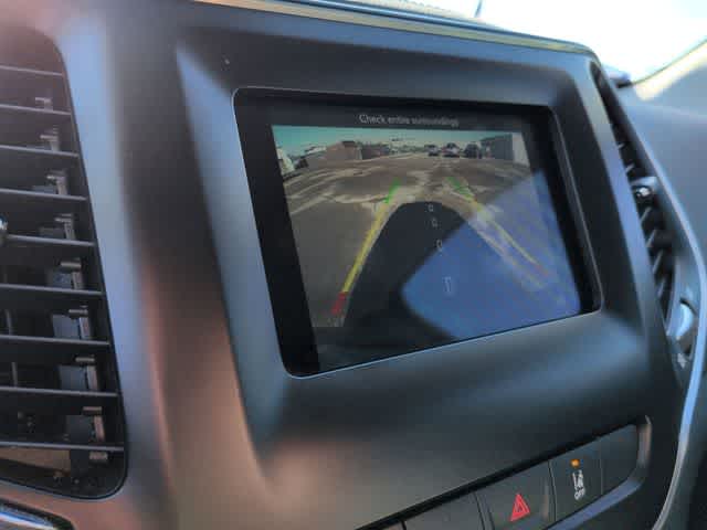 Thumbnail: 2021 Jeep Cherokee - 27