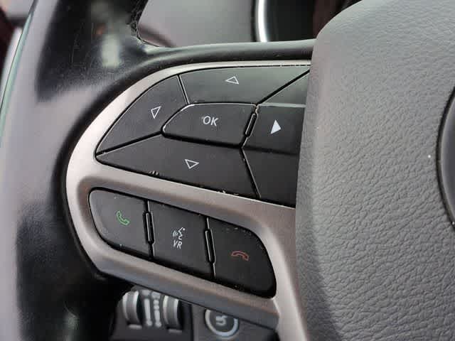 Thumbnail: 2020 Jeep Cherokee - 21