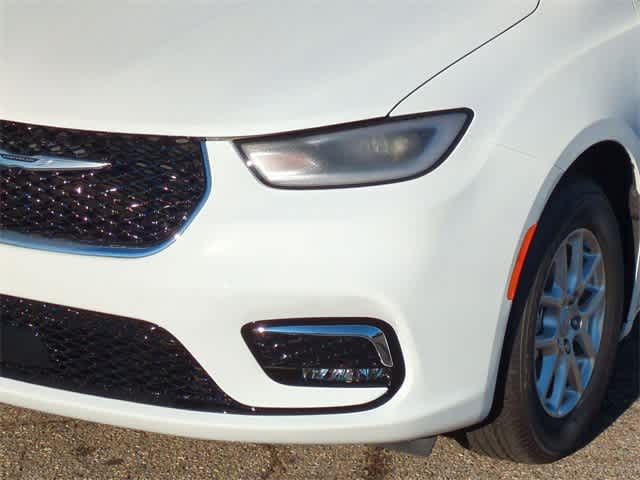 Thumbnail: 2026 Chrysler Pacifica - 11