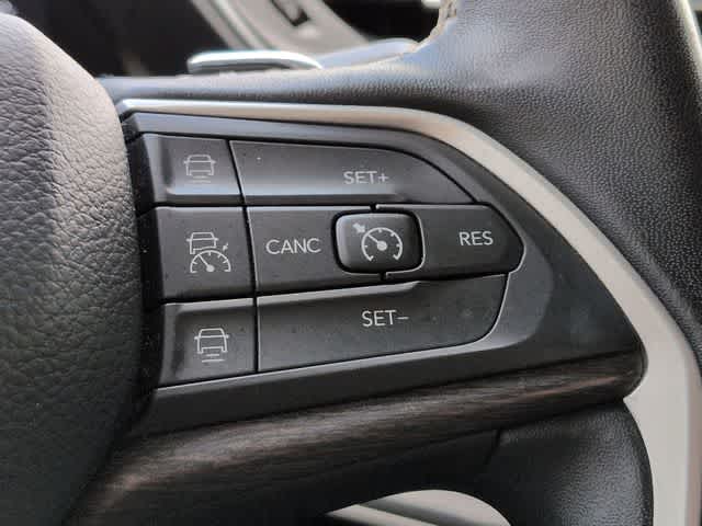 Thumbnail: 2022 Jeep Grand Cherokee - 25