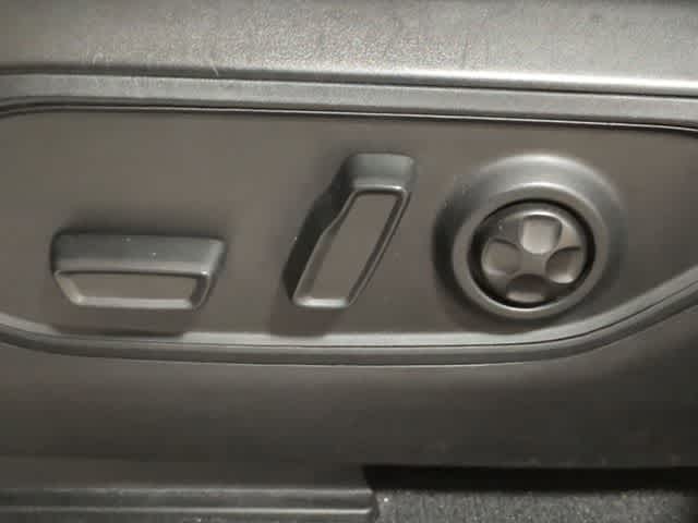 Thumbnail: 2022 Jeep Grand Cherokee - 17