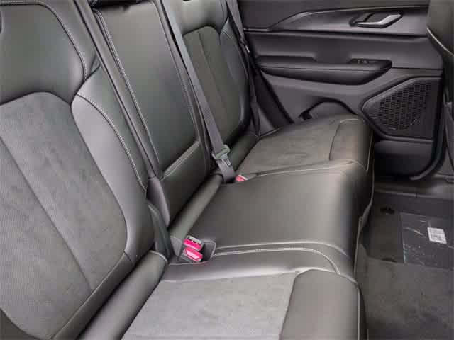 Thumbnail: 2025 Jeep Grand Cherokee - 21